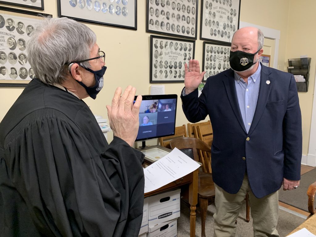 Matt Boice sworn in as Mayor of East Washington by Judge DiSalle