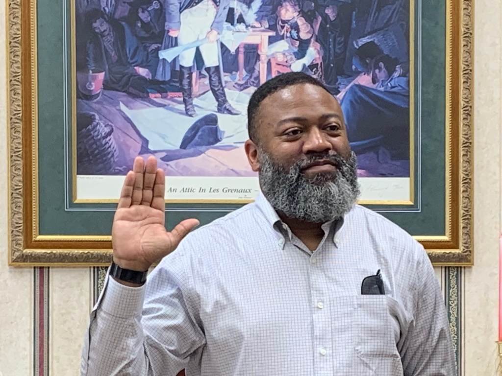 Demond Nixon Sworn in as Mayor of East Washington Borough